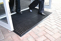 Ramp Mat 0.9m x 1.5m - can be used both indoors and outside